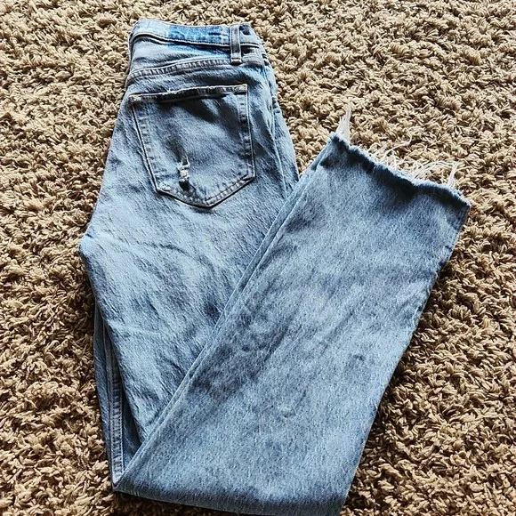Abercrombie & Fitch ulta high rise straight distressed womans size 4 jeans - Picture 1 of 12